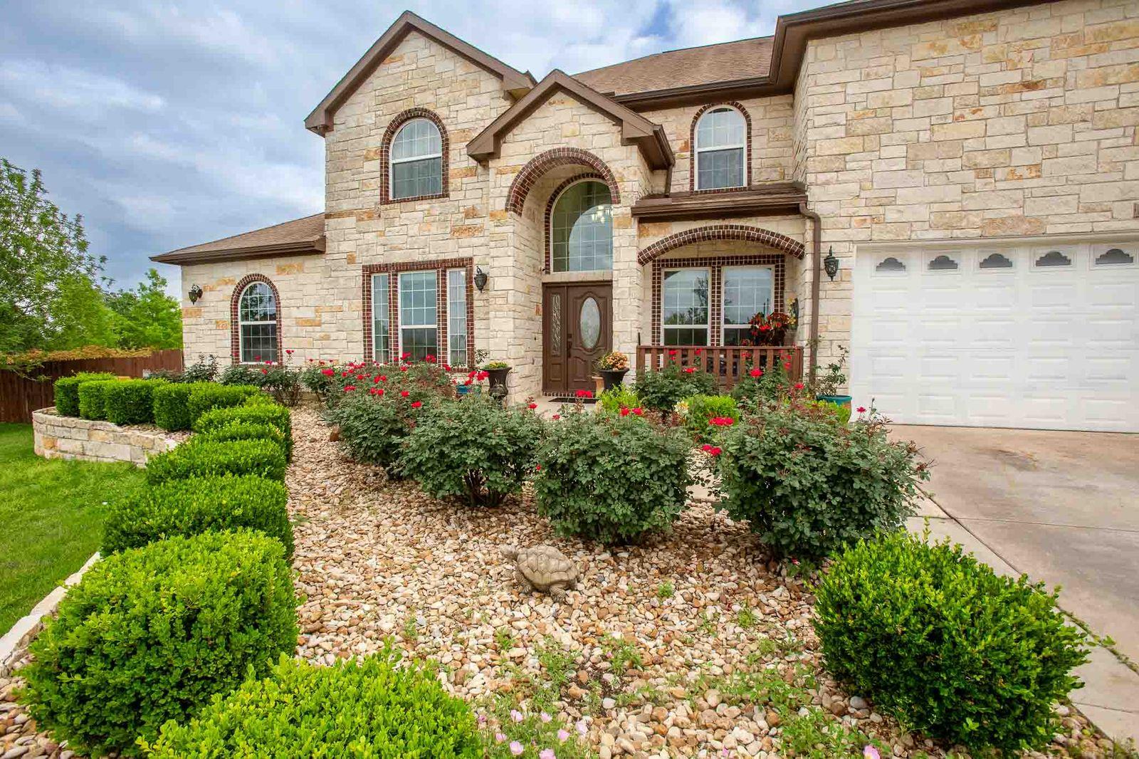 323 Woodbrook Trl, Buda, TX 78610