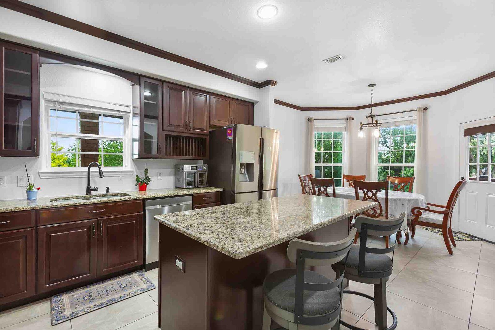 323 Woodbrook Trl, Buda, TX 78610