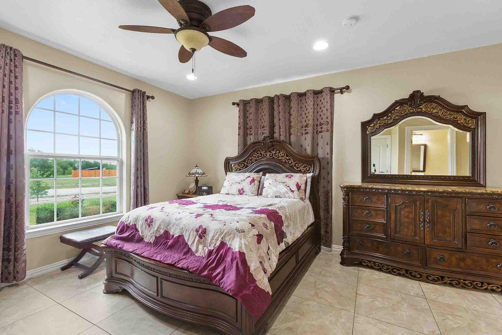 323 Woodbrook Trl, Buda, TX 78610