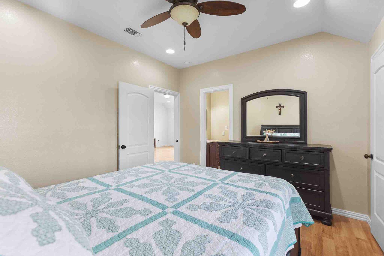 323 Woodbrook Trl, Buda, TX 78610