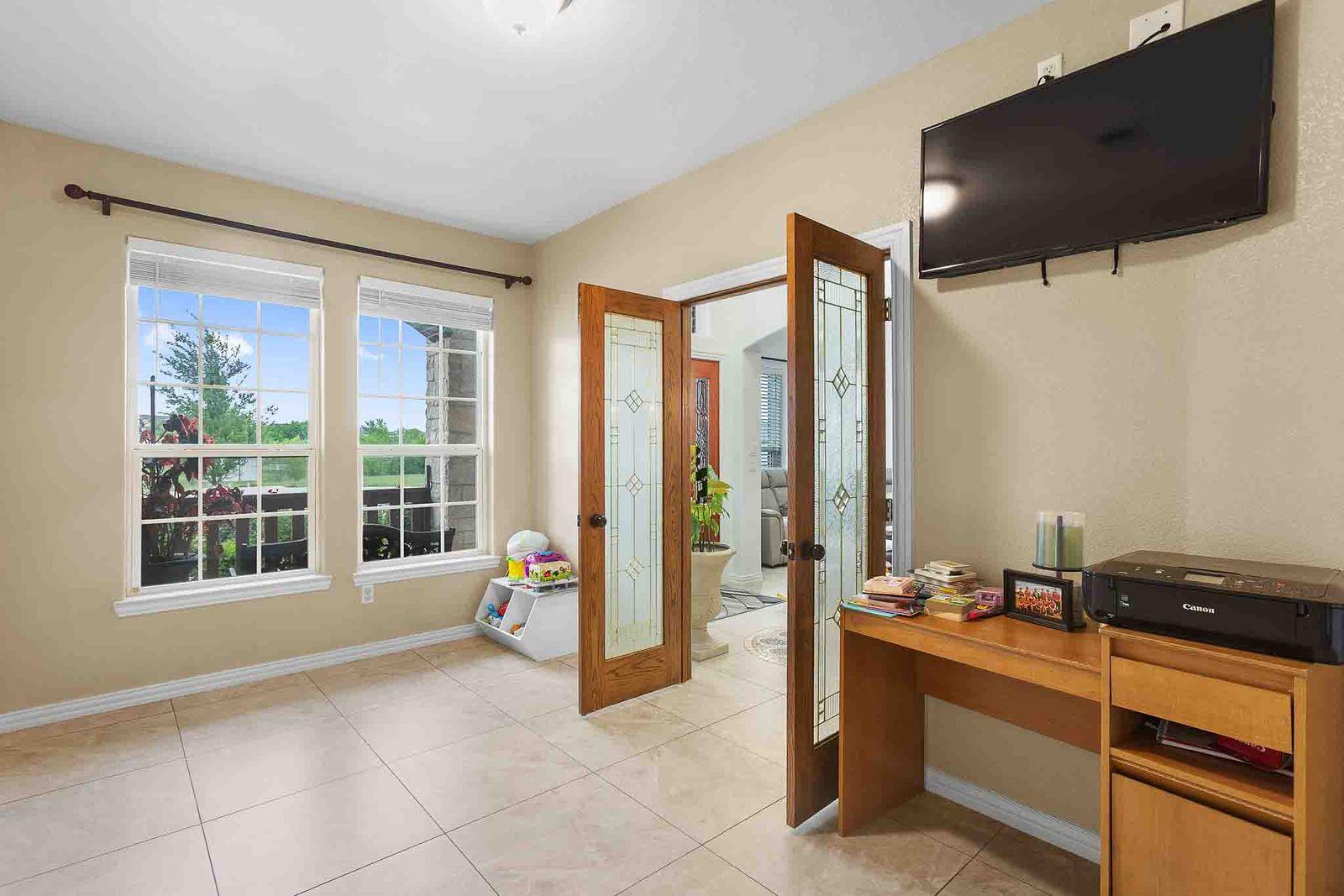 323 Woodbrook Trl, Buda, TX 78610