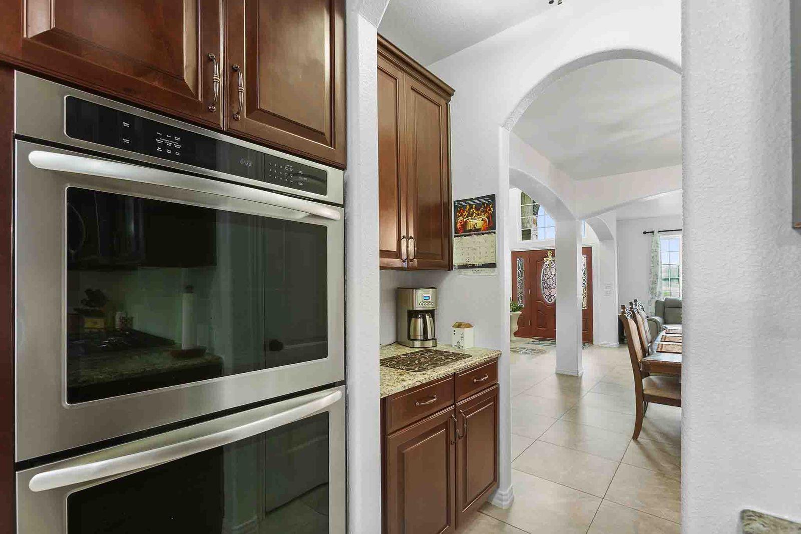 323 Woodbrook Trl, Buda, TX 78610