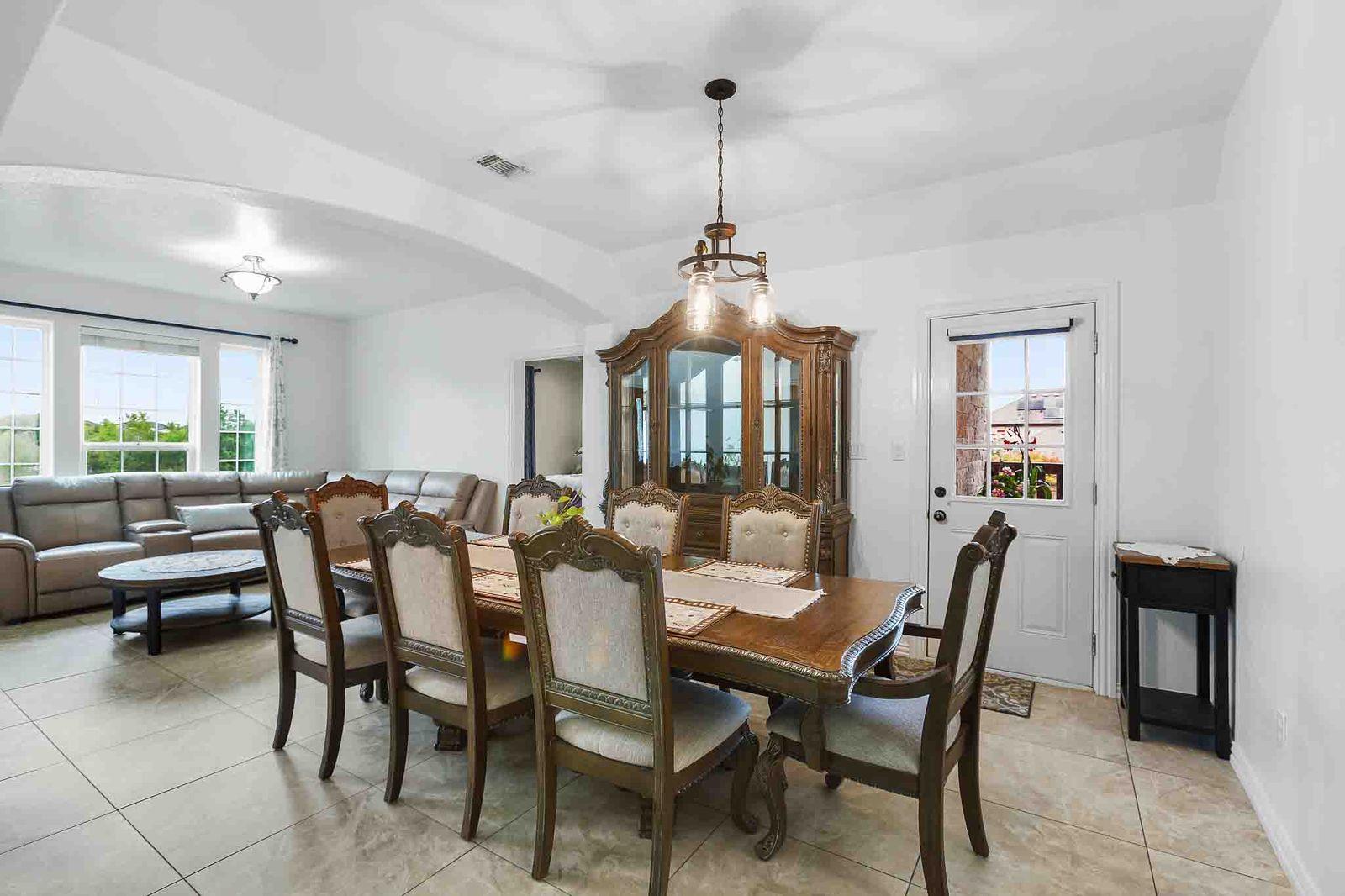 323 Woodbrook Trl, Buda, TX 78610