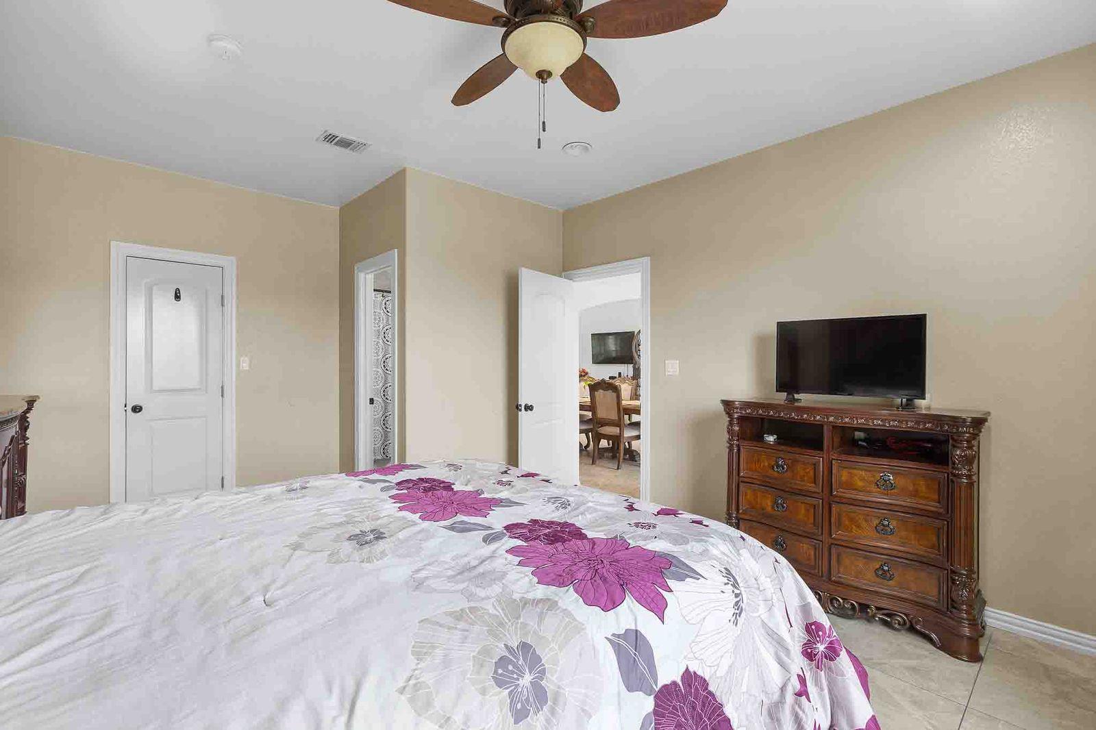 323 Woodbrook Trl, Buda, TX 78610