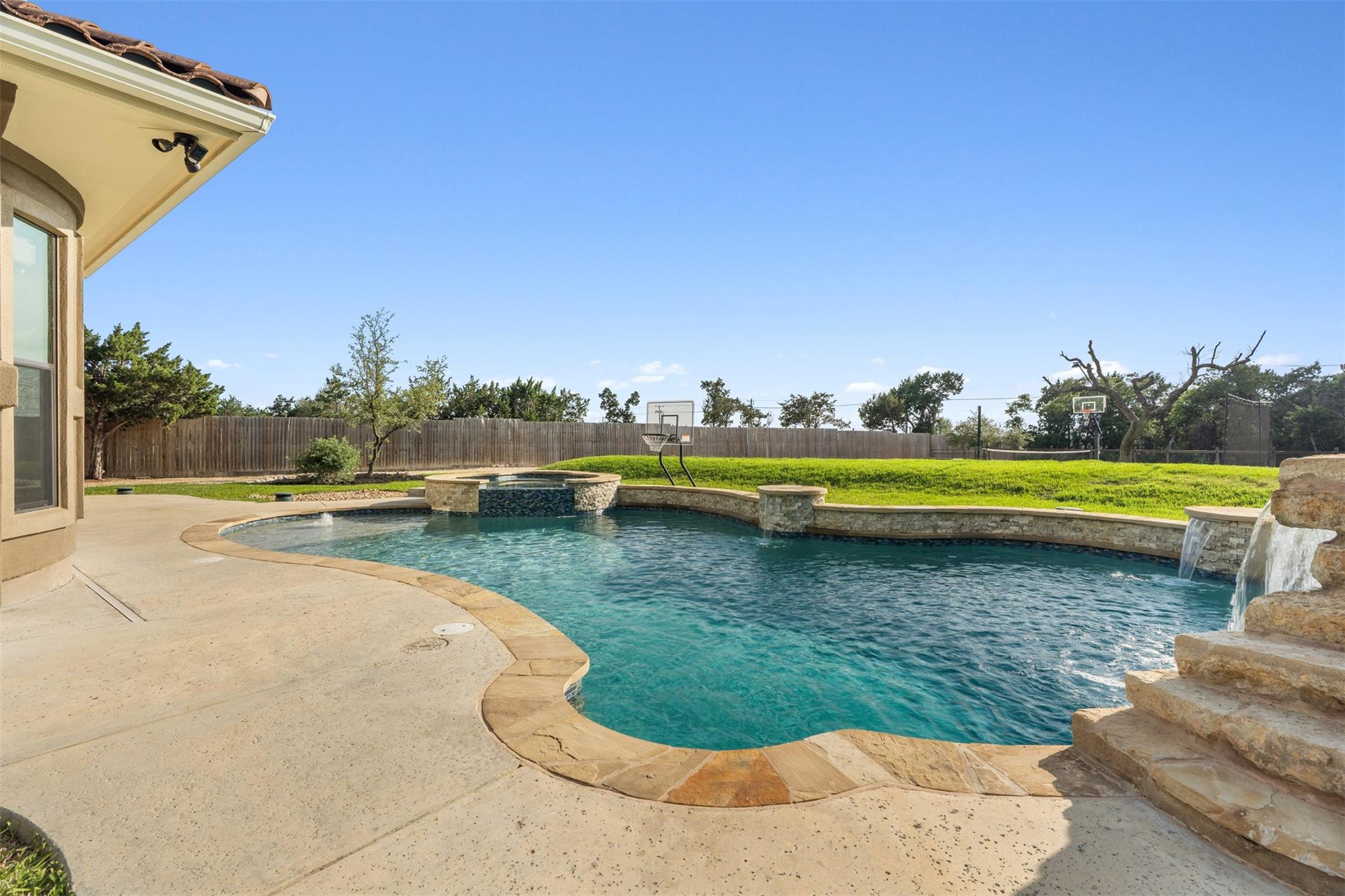 1001 Villa Hill Dr, Leander, TX 78641