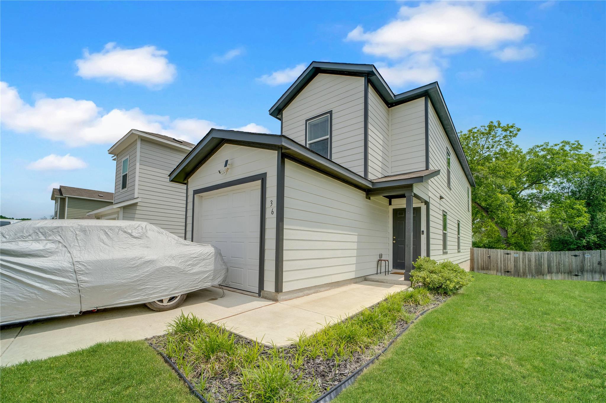 36 Trinity Cir, Lockhart, TX 78644