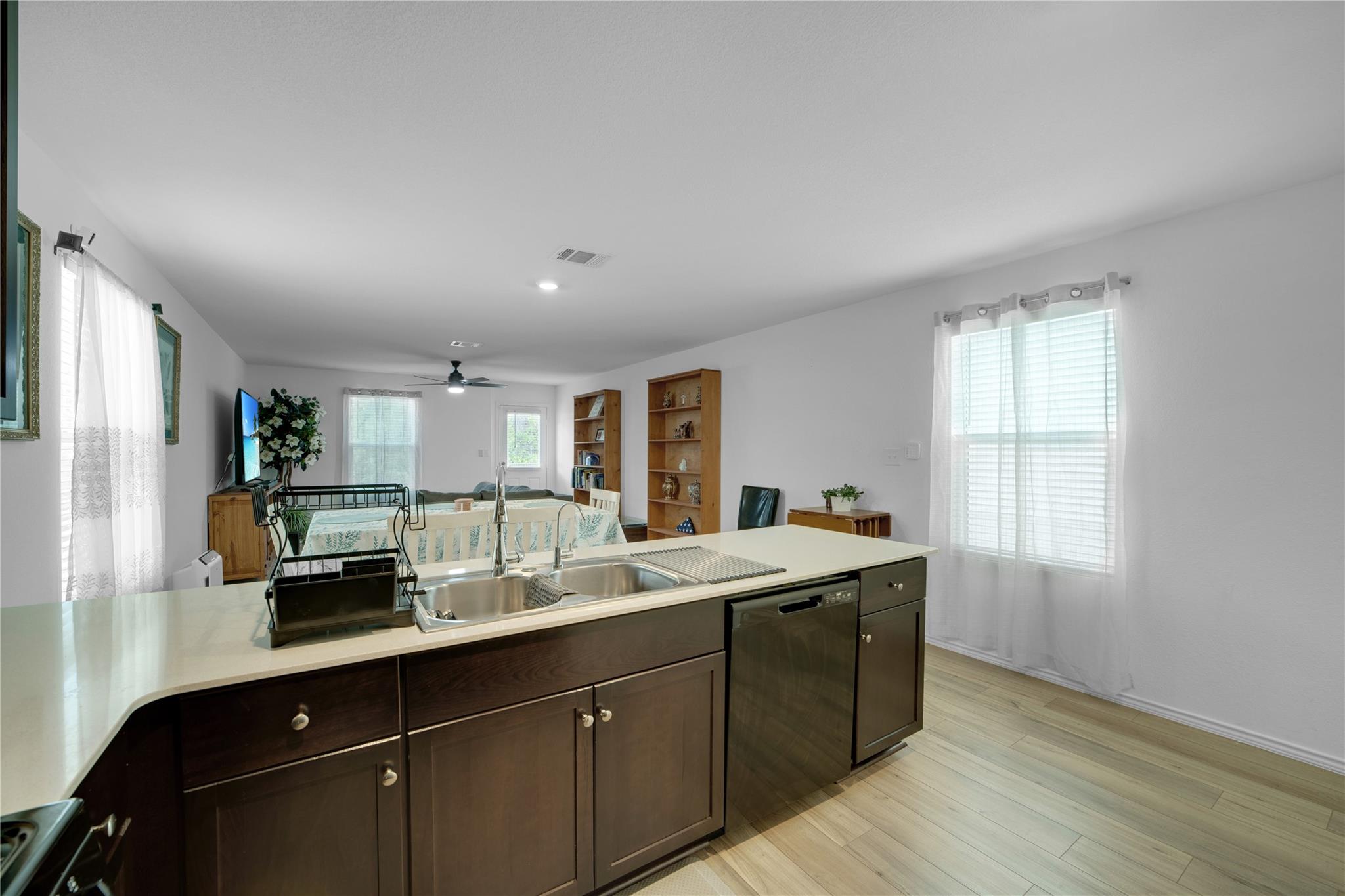 36 Trinity Cir, Lockhart, TX 78644