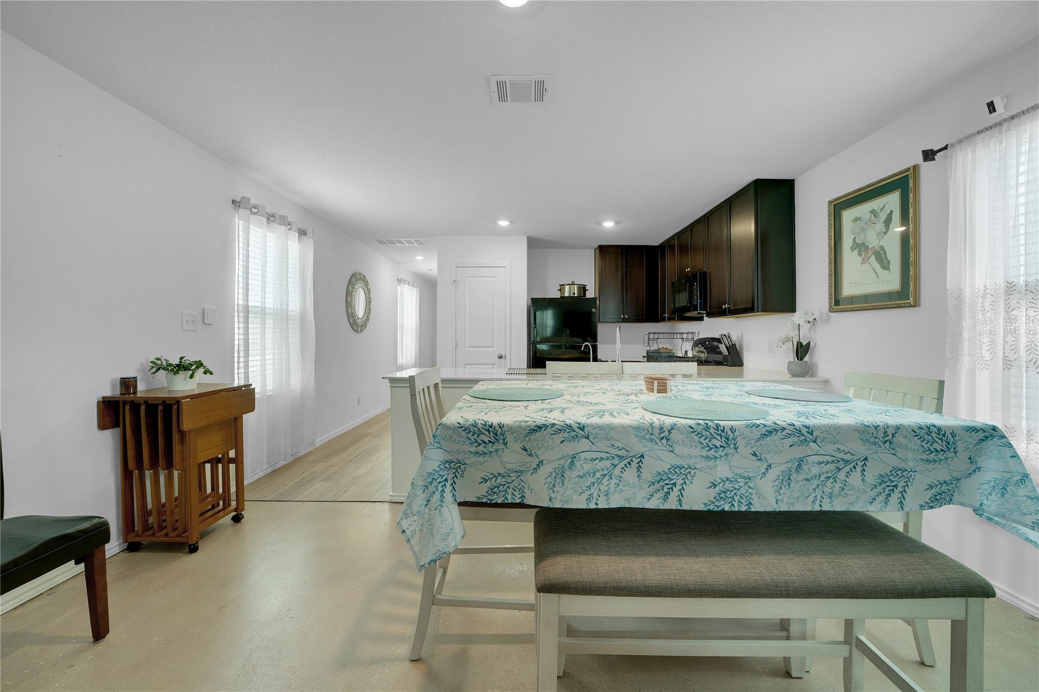 36 Trinity Cir, Lockhart, TX 78644