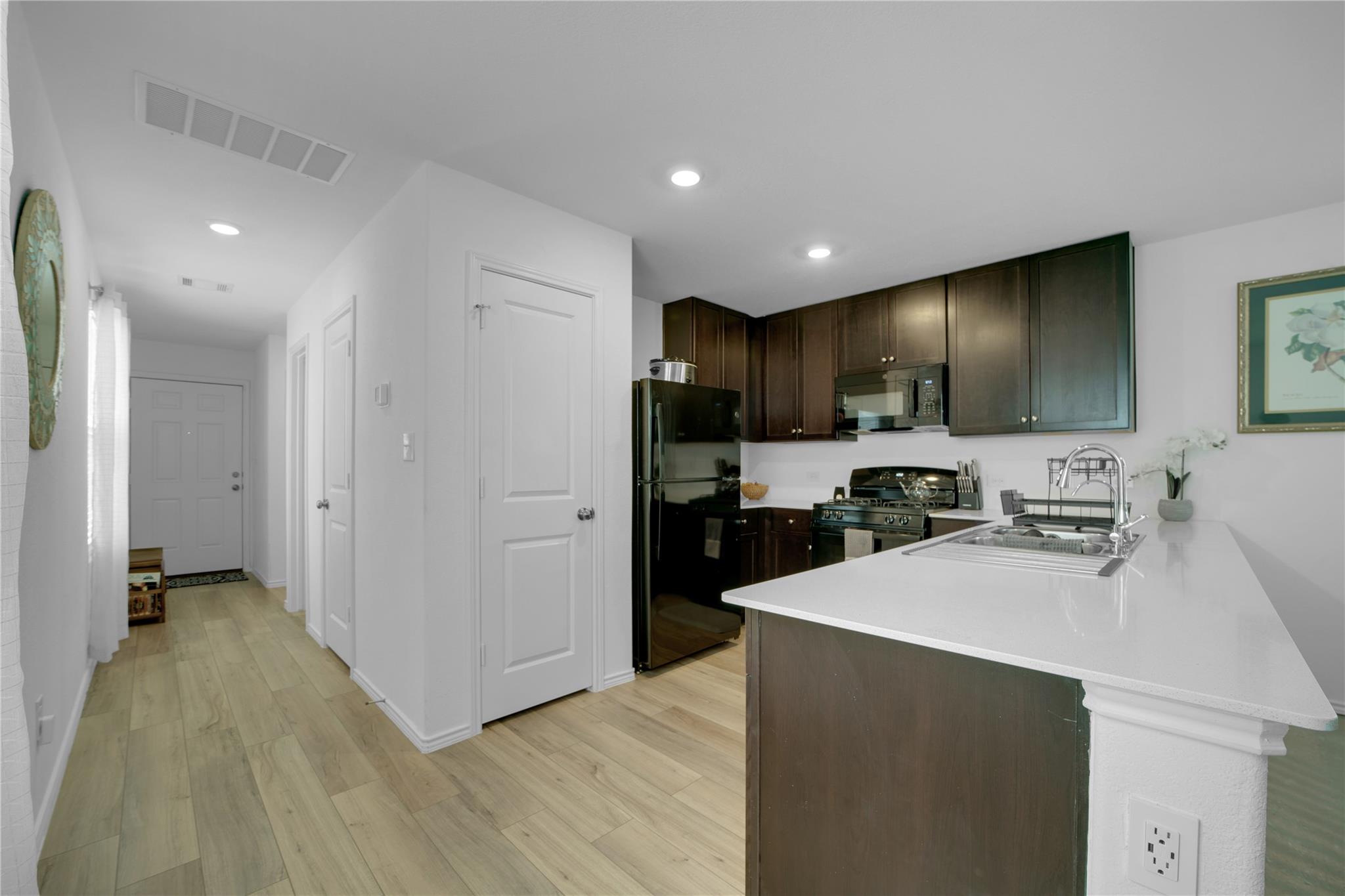 36 Trinity Cir, Lockhart, TX 78644