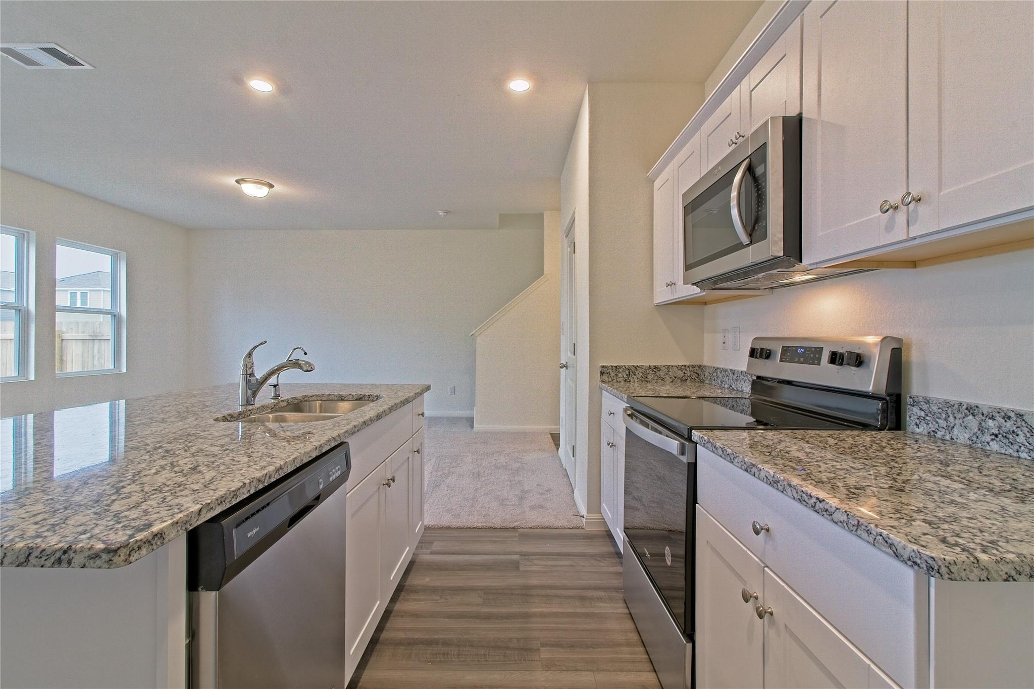 109 Gemsbok Rd, Hutto, TX 78634