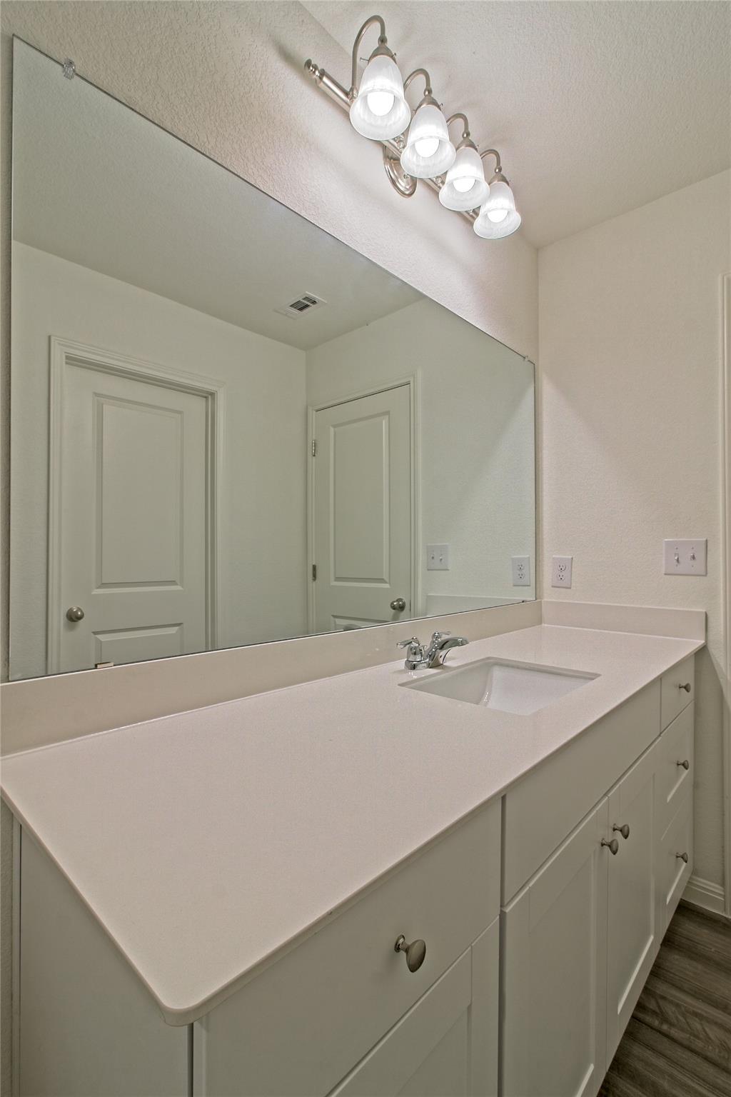 109 Gemsbok Rd, Hutto, TX 78634