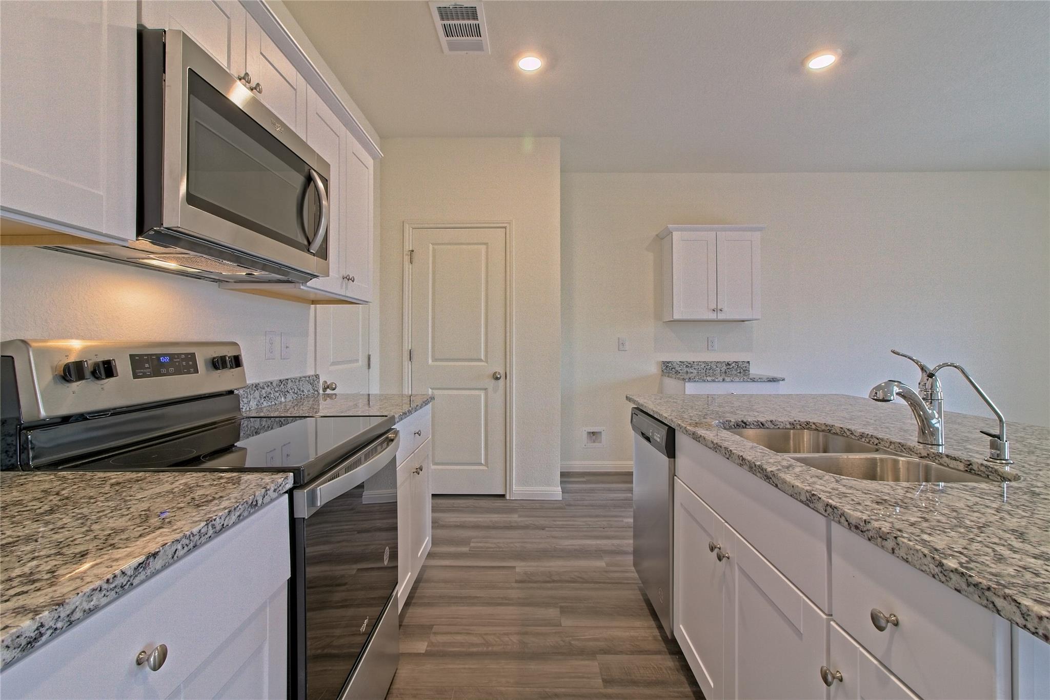 109 Gemsbok Rd, Hutto, TX 78634