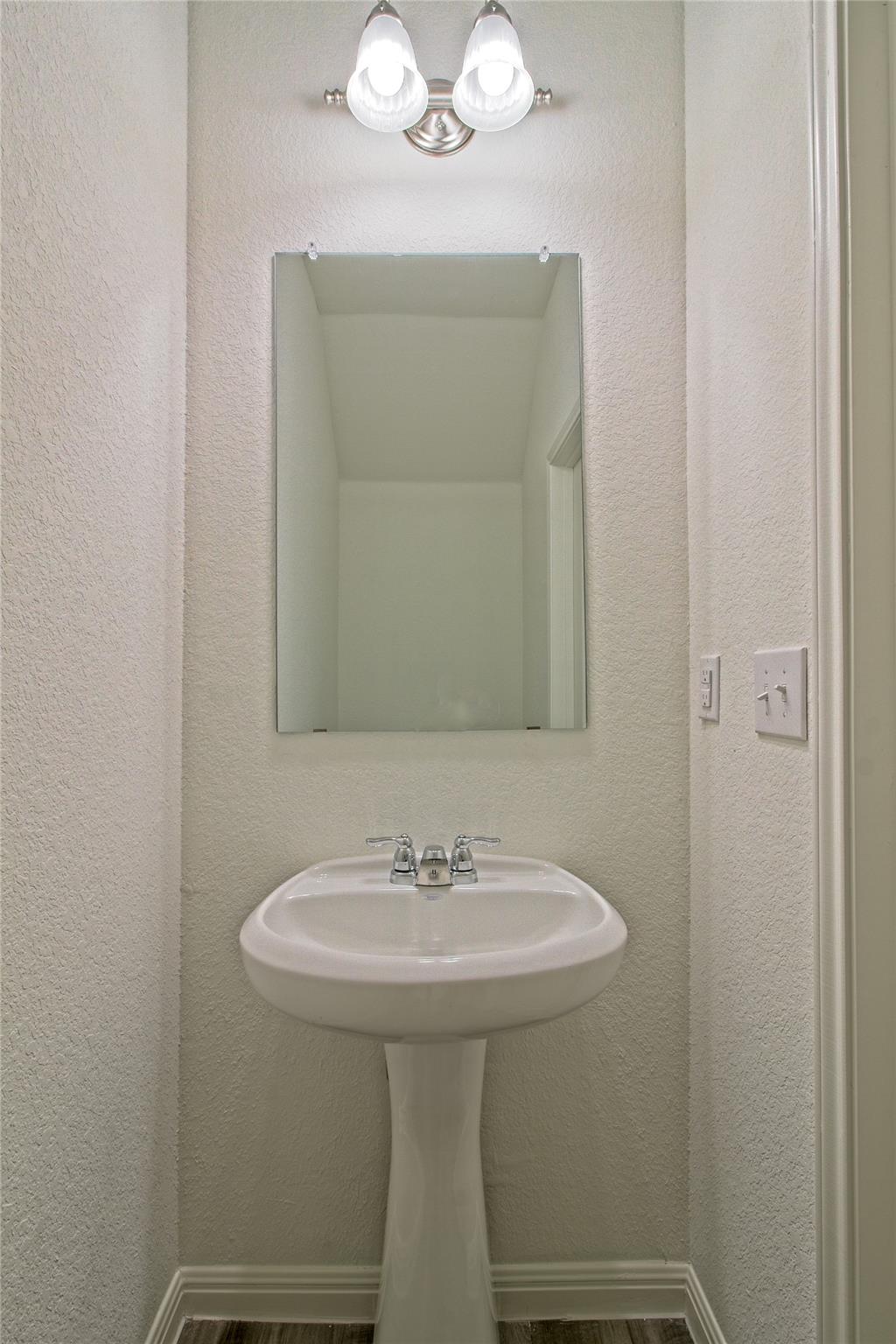 109 Gemsbok Rd, Hutto, TX 78634