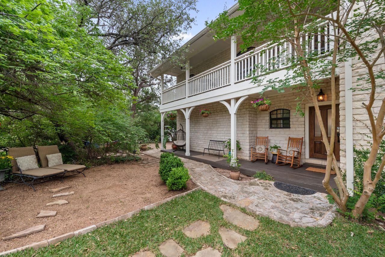 307 E Nautilus Ave, Lakeway, TX 78738