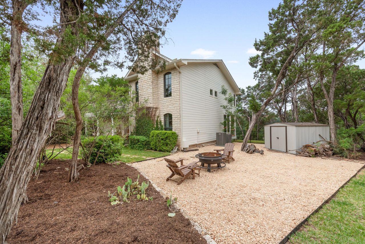 307 E Nautilus Ave, Lakeway, TX 78738