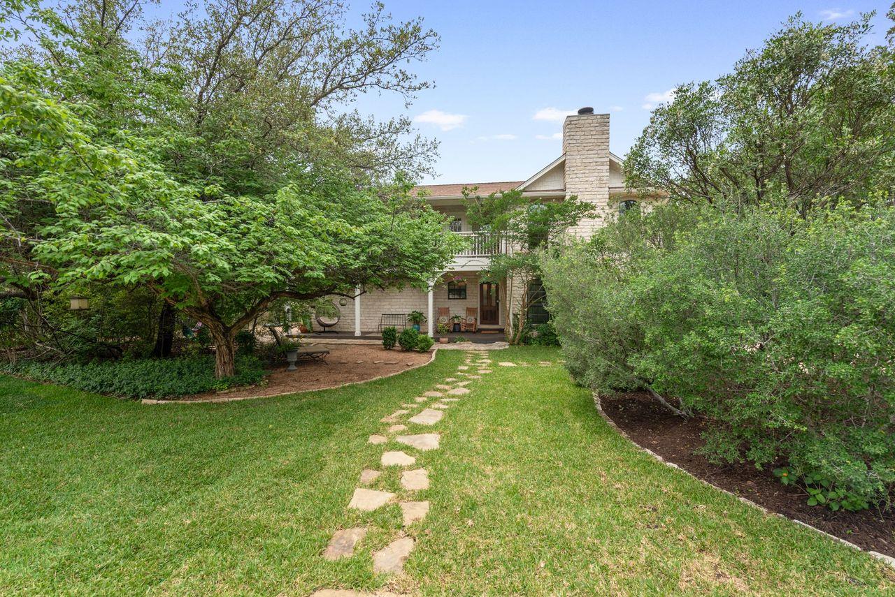 307 E Nautilus Ave, Lakeway, TX 78738
