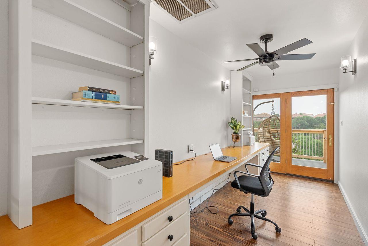 307 E Nautilus Ave, Lakeway, TX 78738