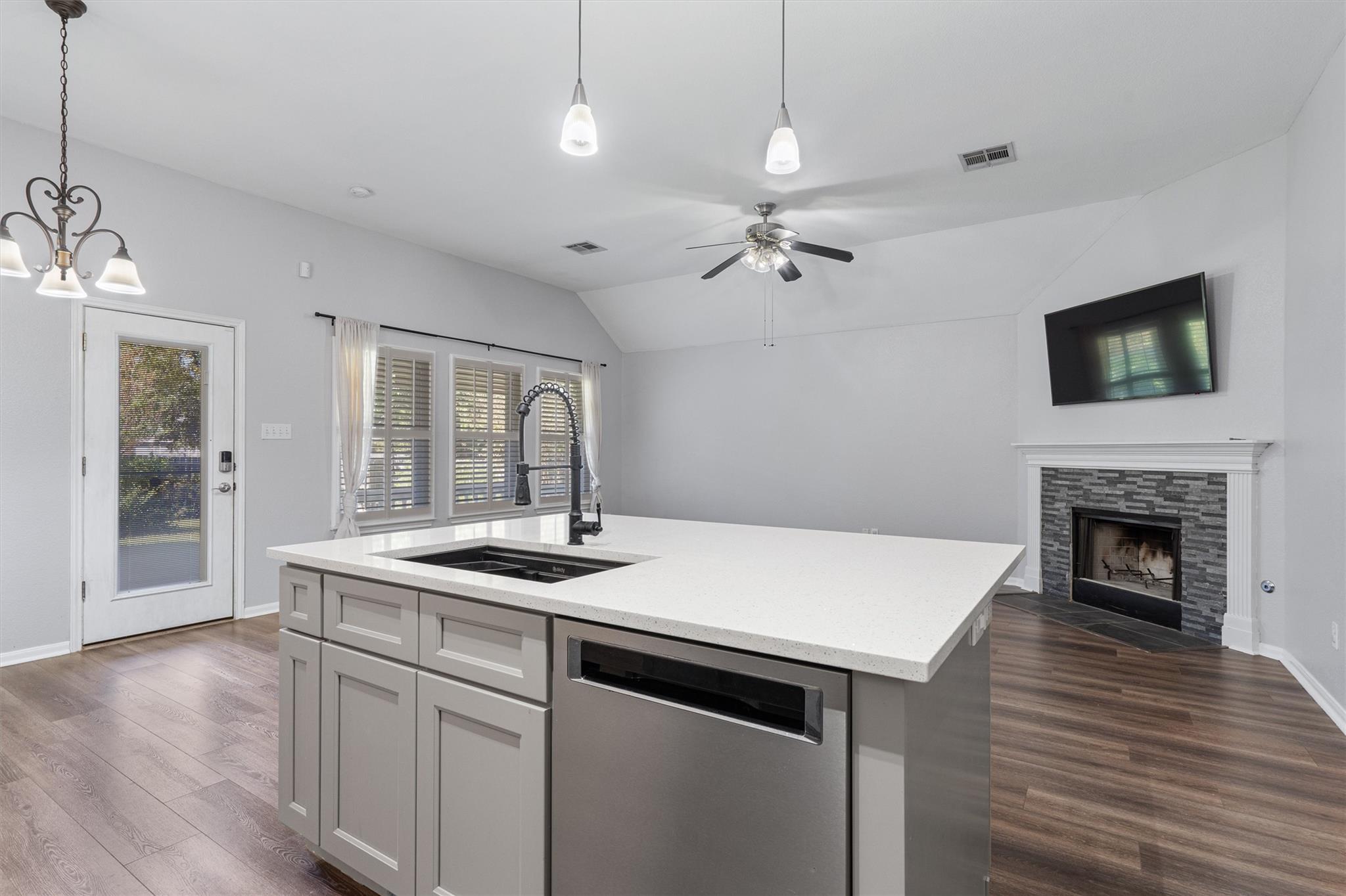 153 Hickory Ln, Georgetown, TX 78633
