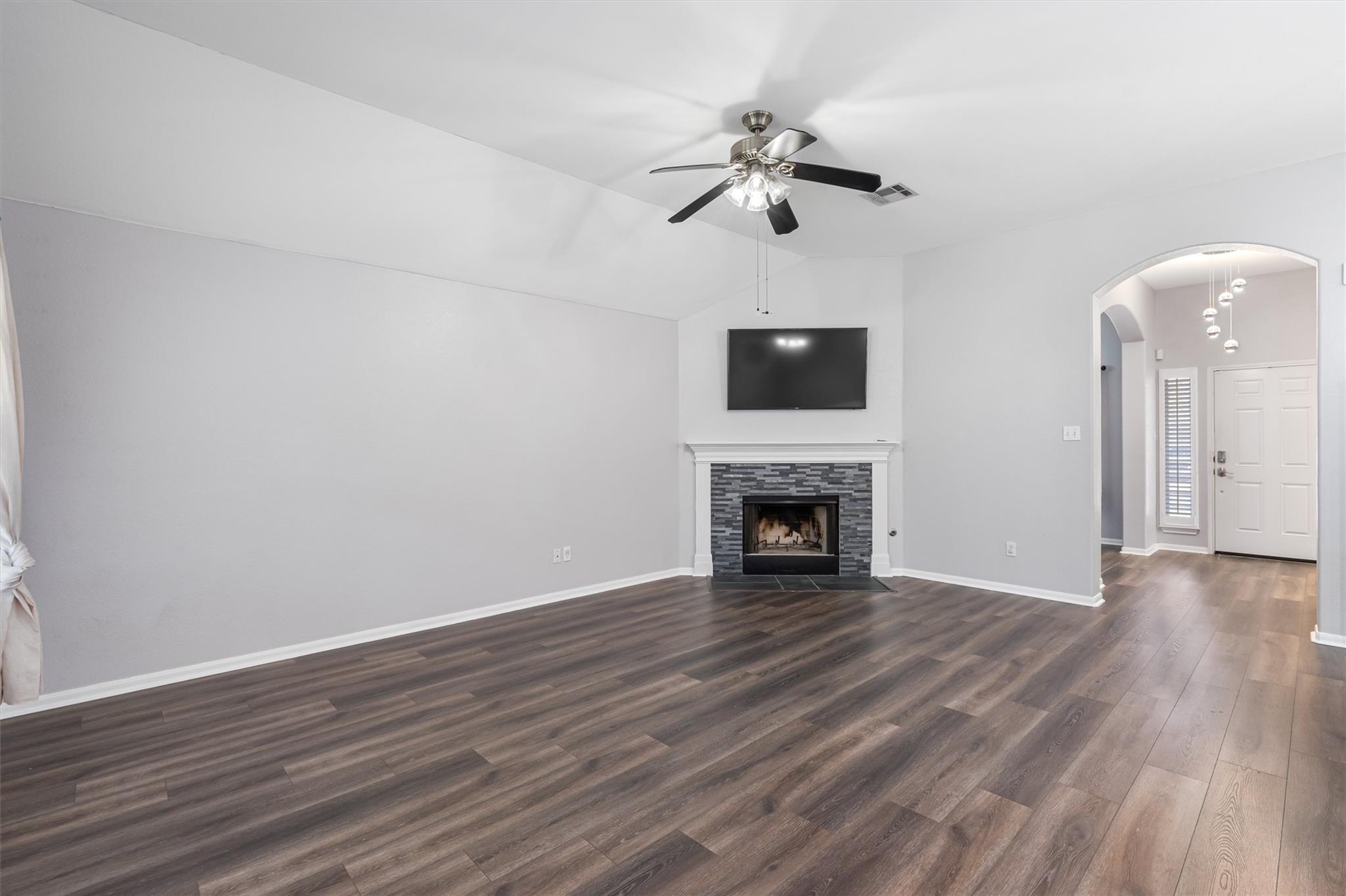 153 Hickory Ln, Georgetown, TX 78633