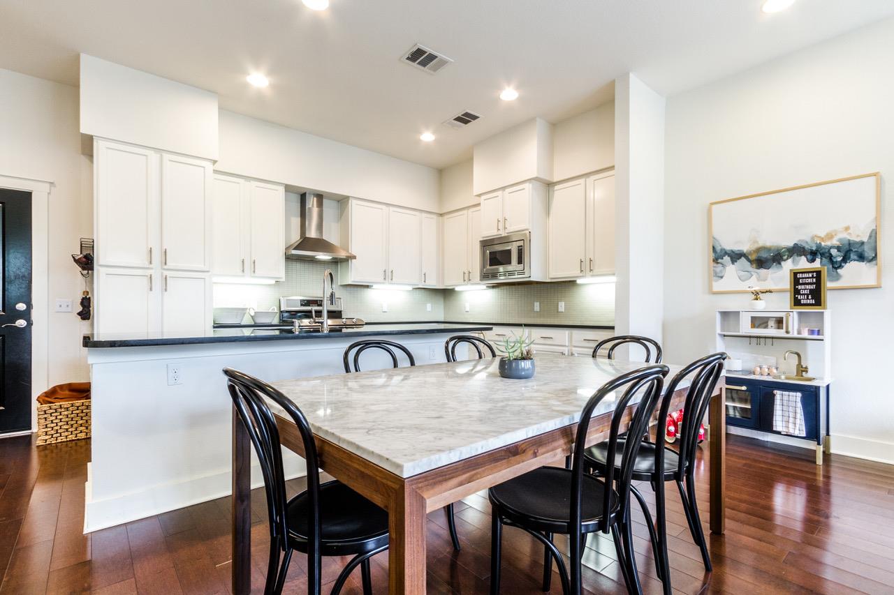 2520 Bluebonnet Ln # 8, Austin, TX 78704