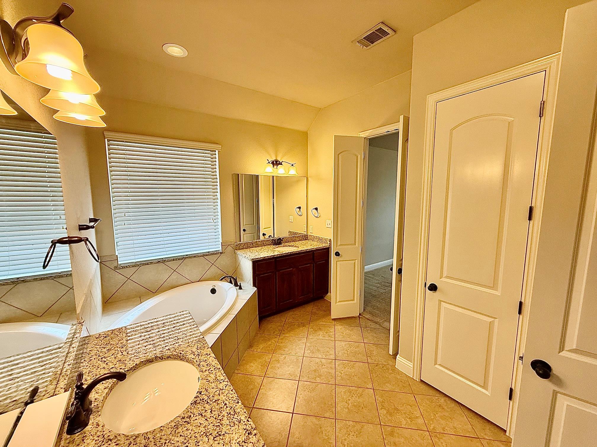 5512 Lipan Apache Bnd, Austin, TX 78738