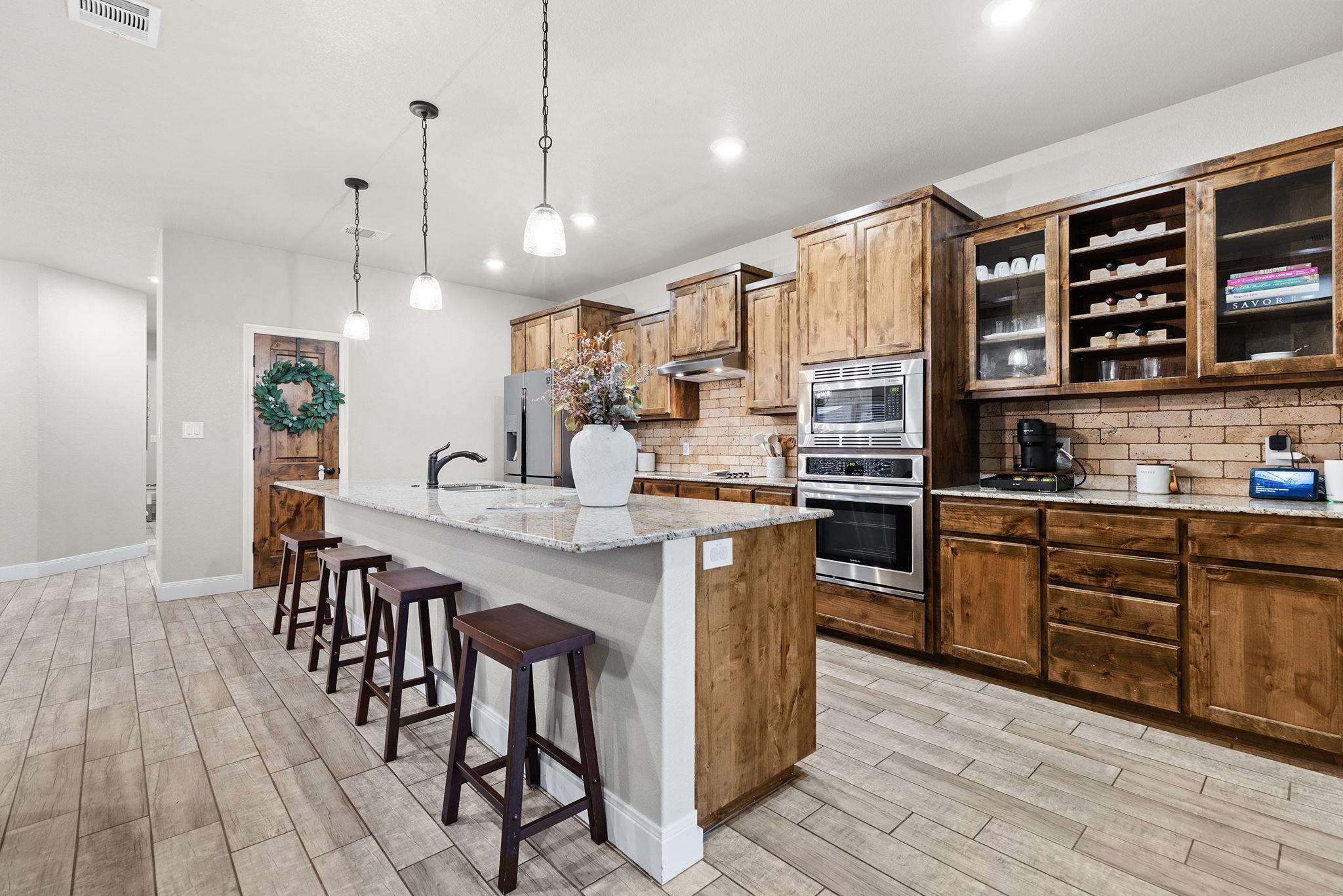 161 Greg Ln, Jarrell, TX 76537