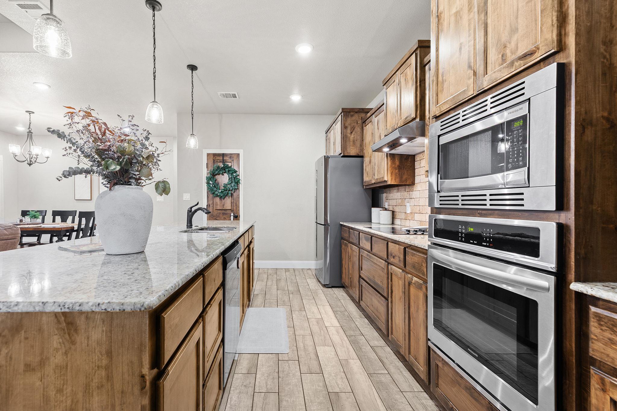 161 Greg Ln, Jarrell, TX 76537