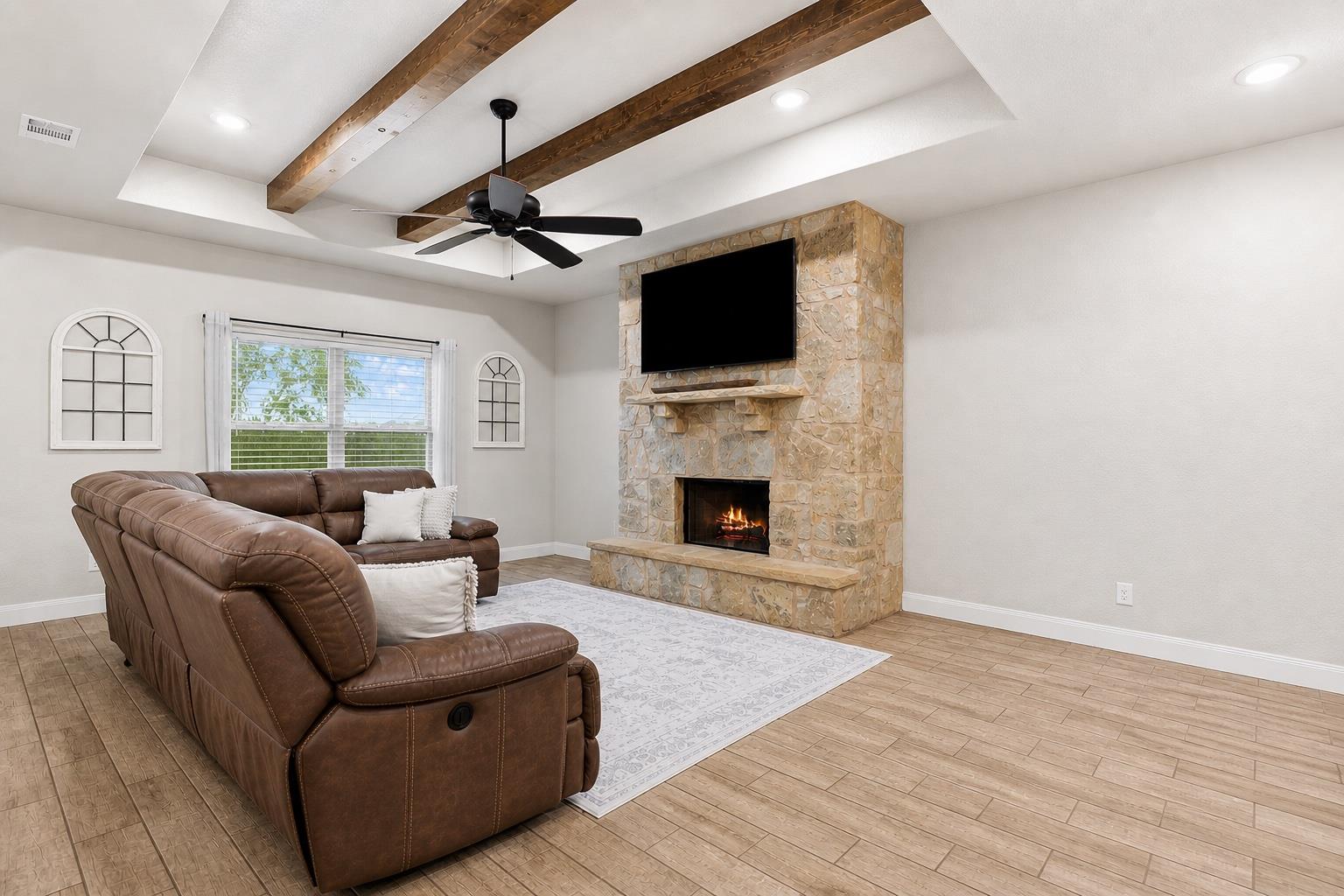 161 Greg Ln, Jarrell, TX 76537