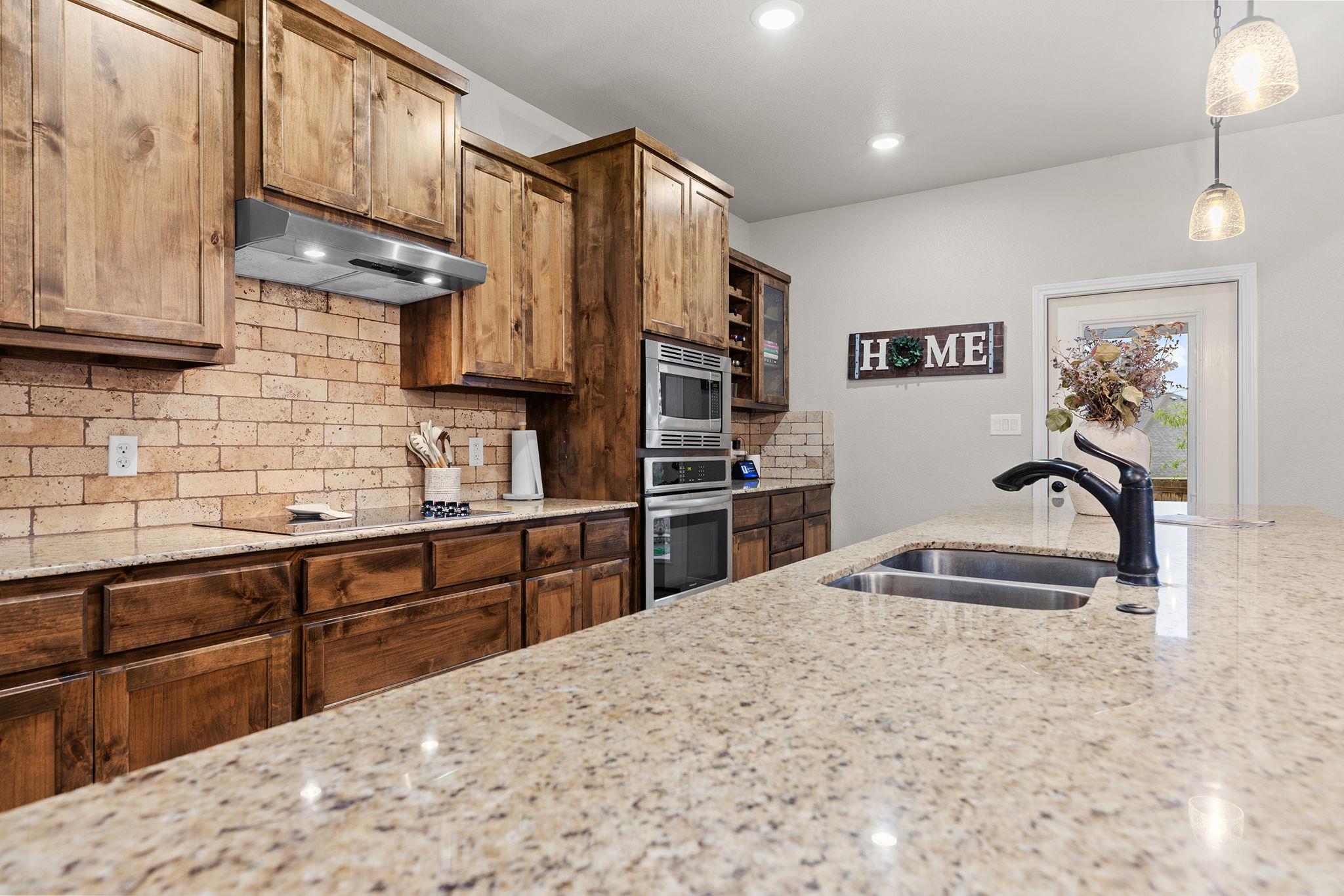 161 Greg Ln, Jarrell, TX 76537