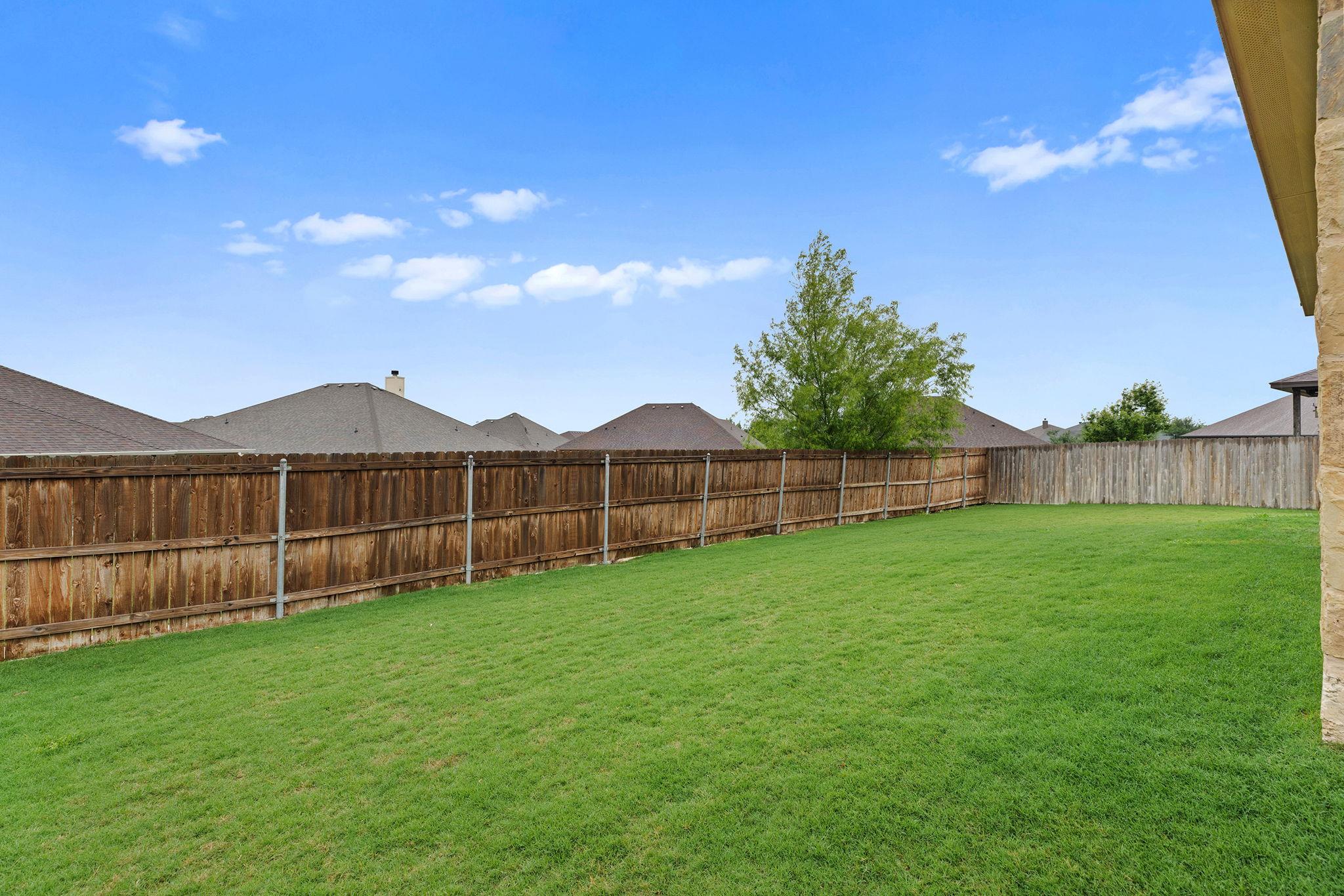 161 Greg Ln, Jarrell, TX 76537