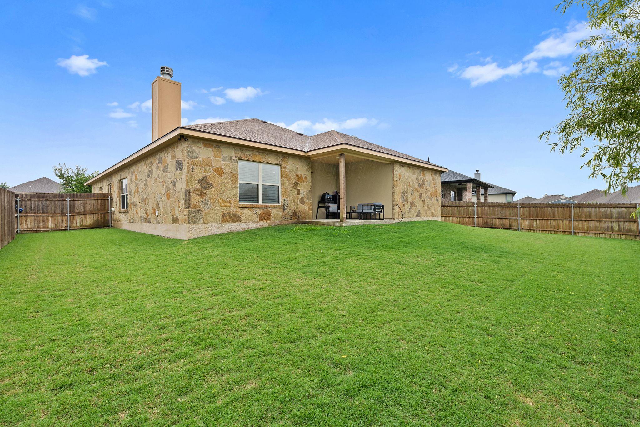 161 Greg Ln, Jarrell, TX 76537