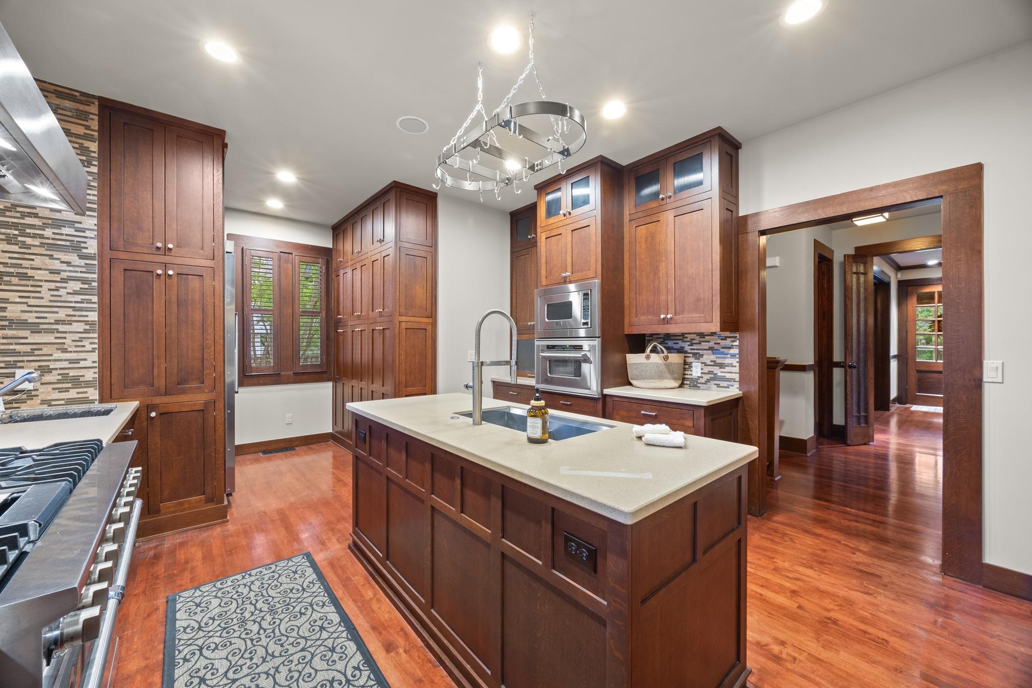1242 S Austin Ave, Georgetown, TX 78626