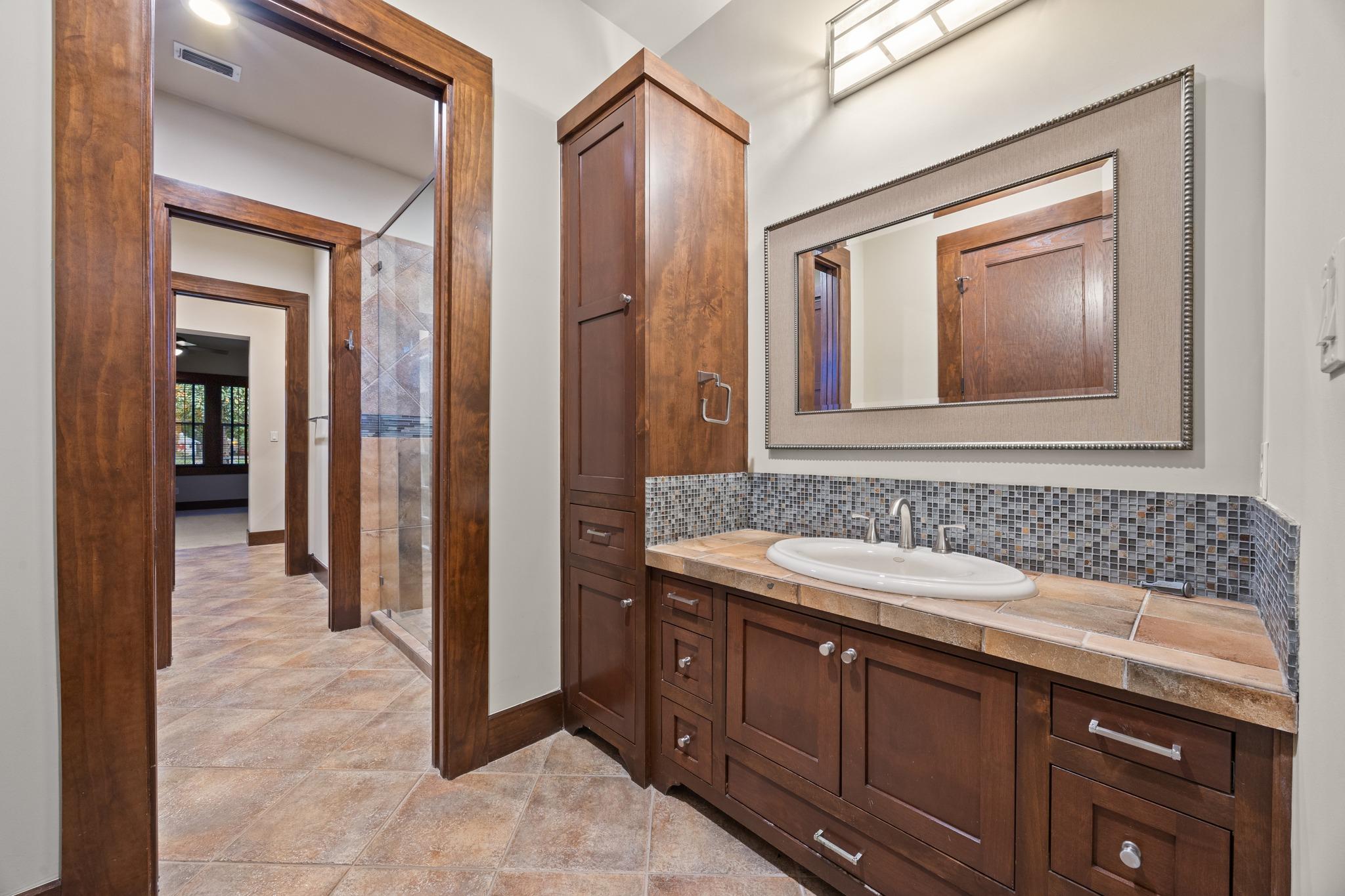 1242 S Austin Ave, Georgetown, TX 78626