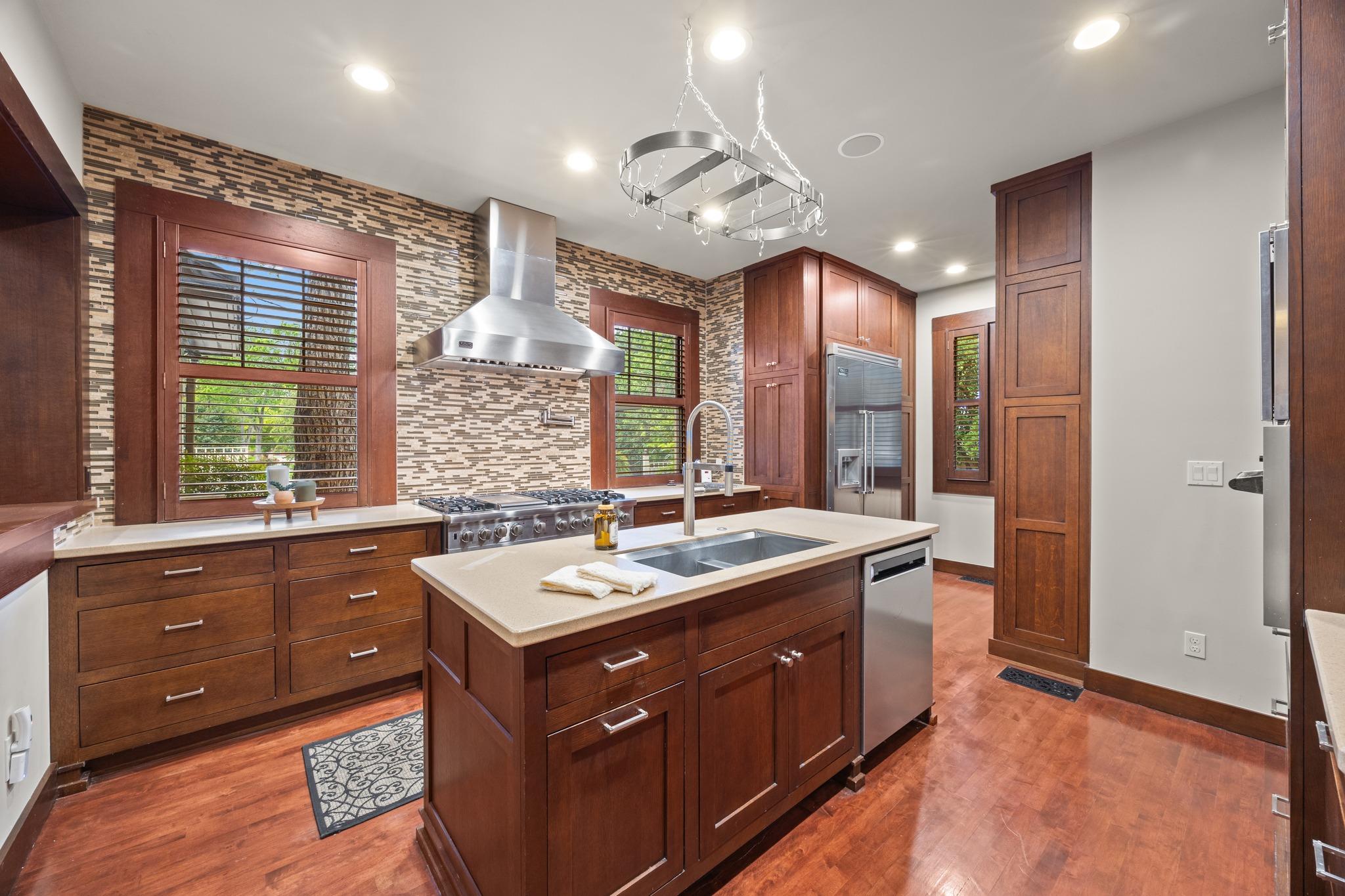 1242 S Austin Ave, Georgetown, TX 78626