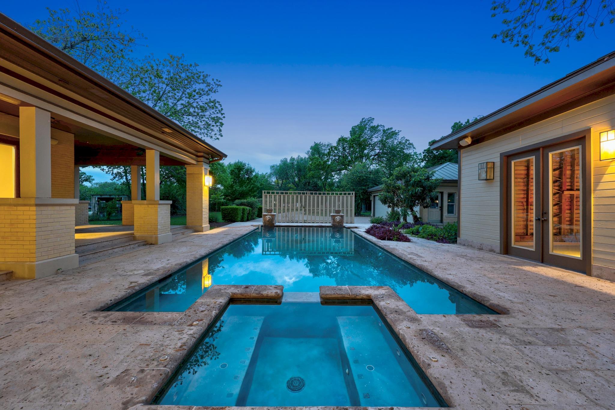 1242 S Austin Ave, Georgetown, TX 78626