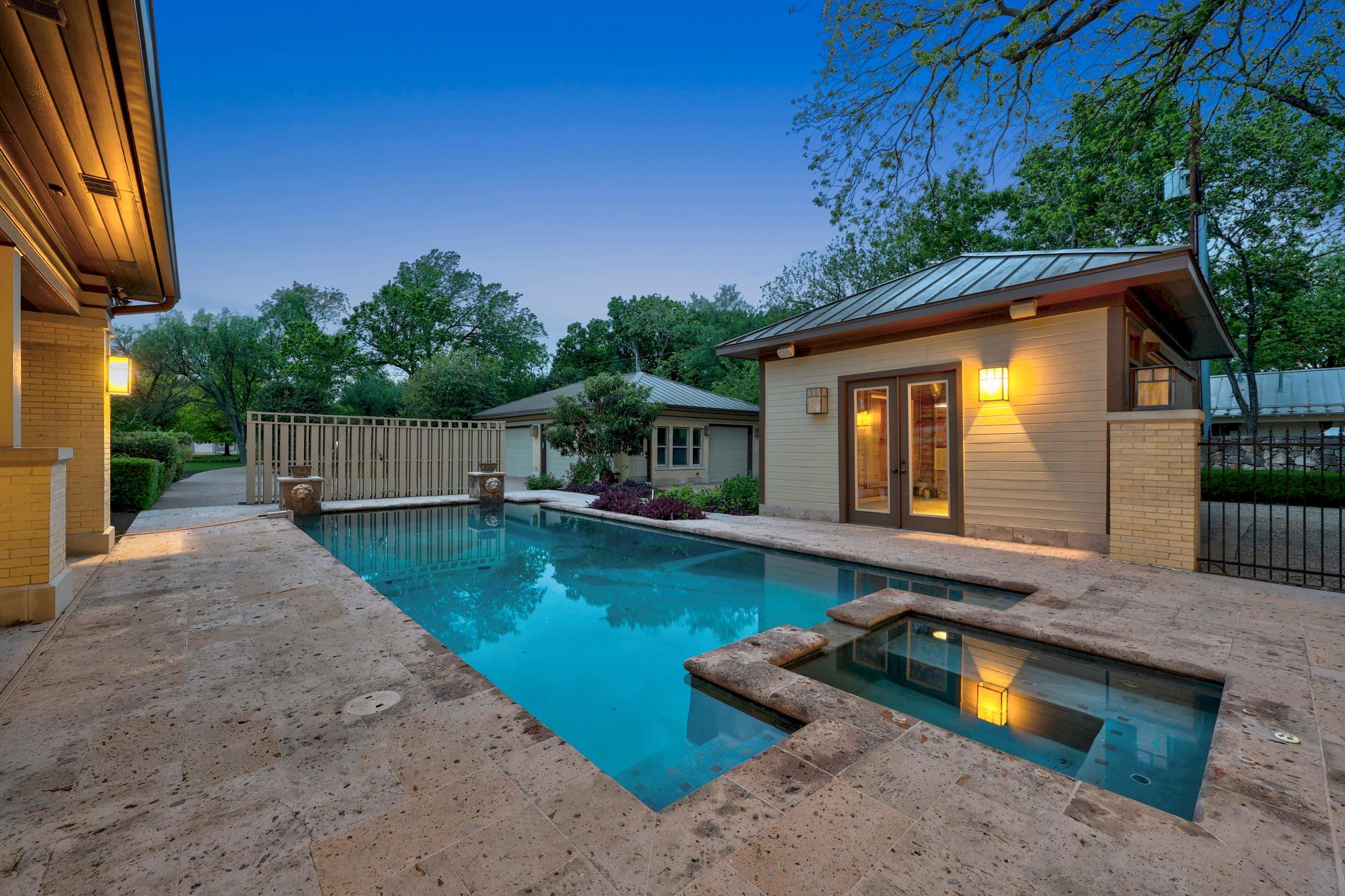 1242 S Austin Ave, Georgetown, TX 78626
