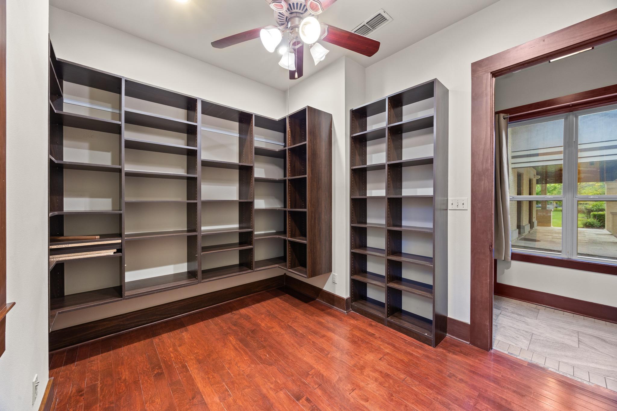 1242 S Austin Ave, Georgetown, TX 78626