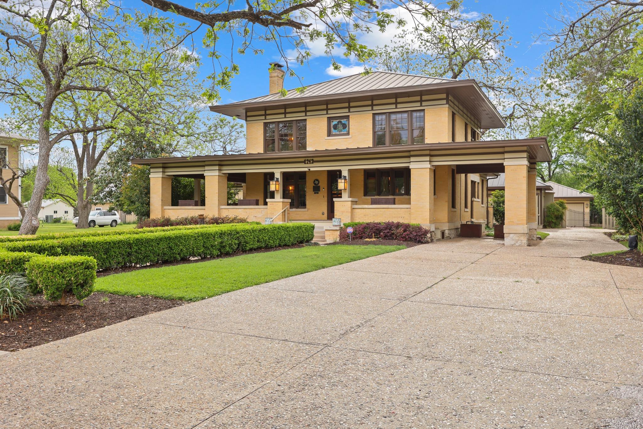 1242 S Austin Ave, Georgetown, TX 78626