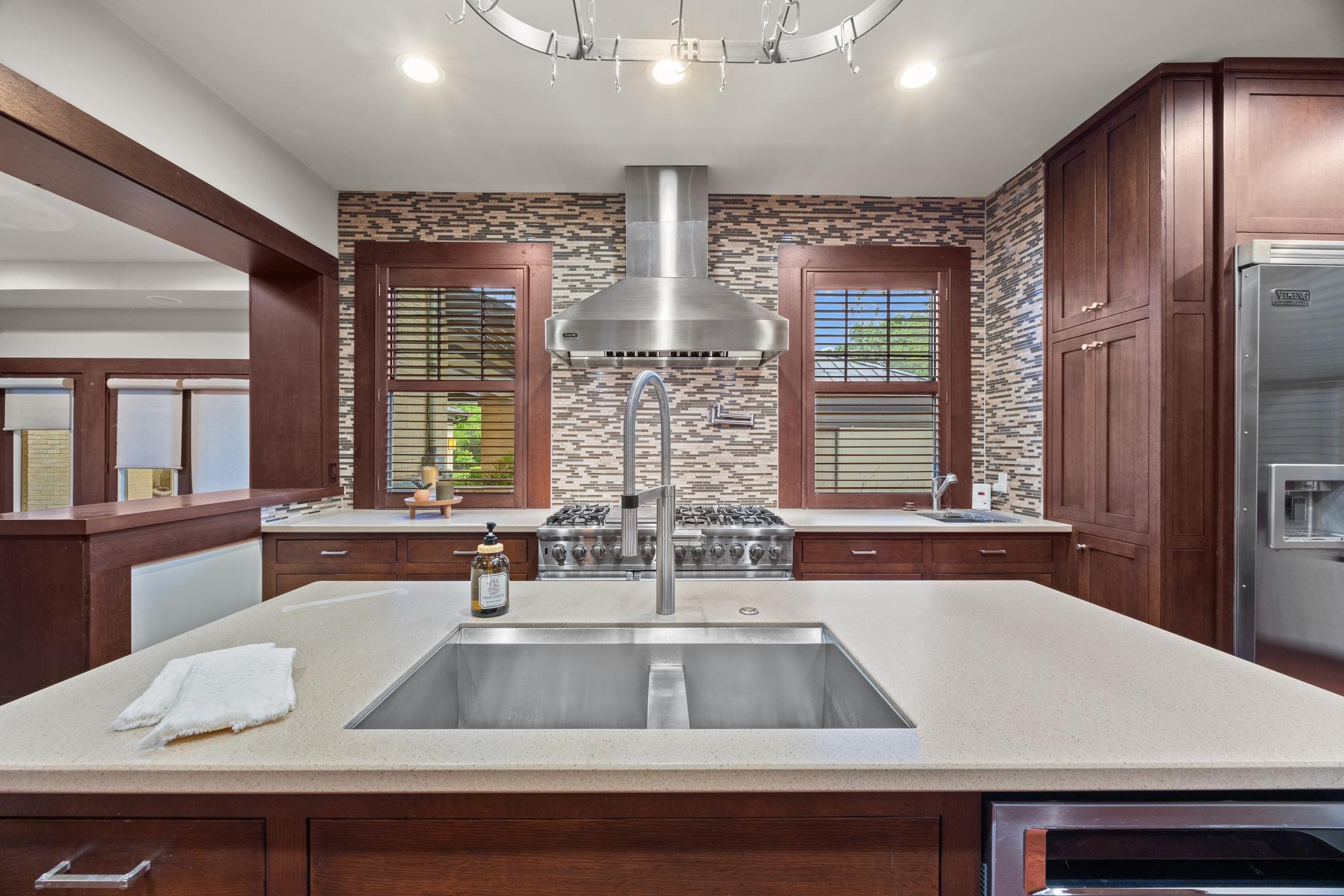 1242 S Austin Ave, Georgetown, TX 78626