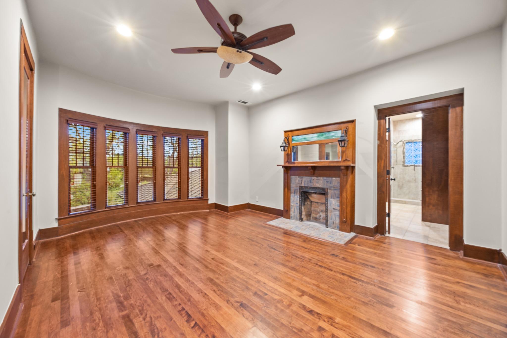 1242 S Austin Ave, Georgetown, TX 78626