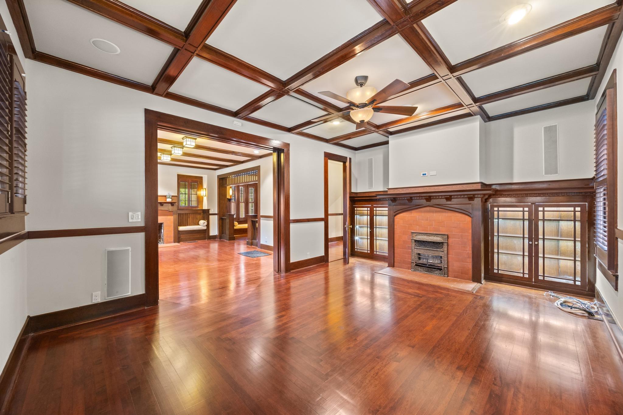 1242 S Austin Ave, Georgetown, TX 78626