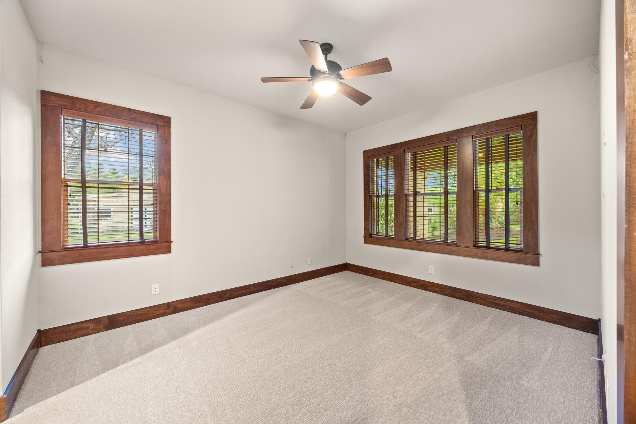 1242 S Austin Ave, Georgetown, TX 78626