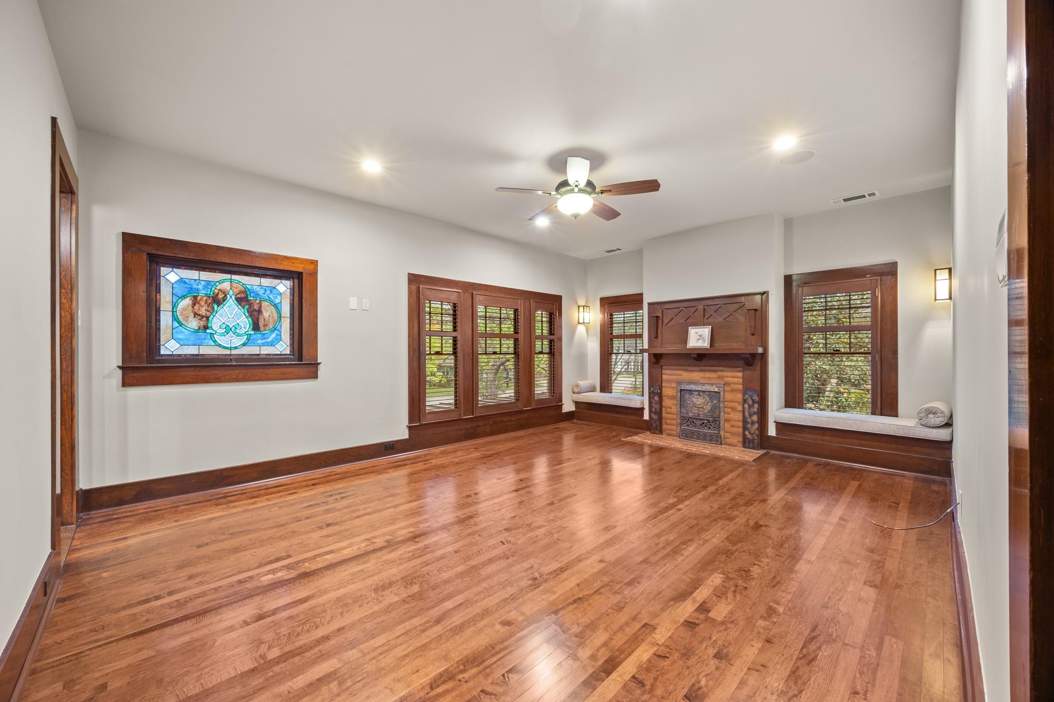 1242 S Austin Ave, Georgetown, TX 78626