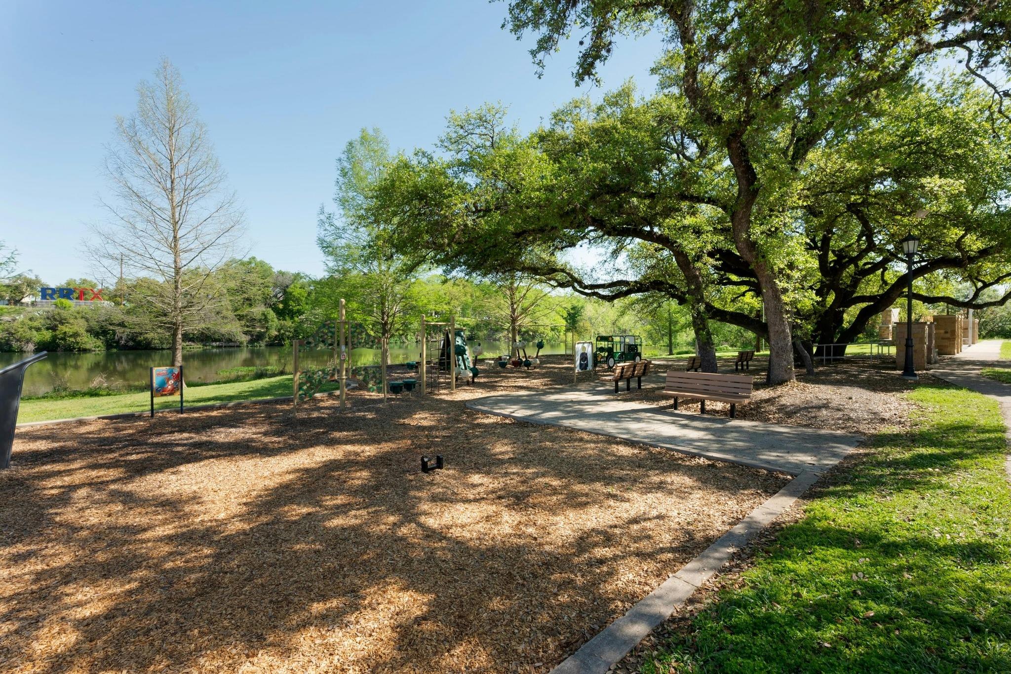 615 Pecan Ave, Round Rock, TX 78664