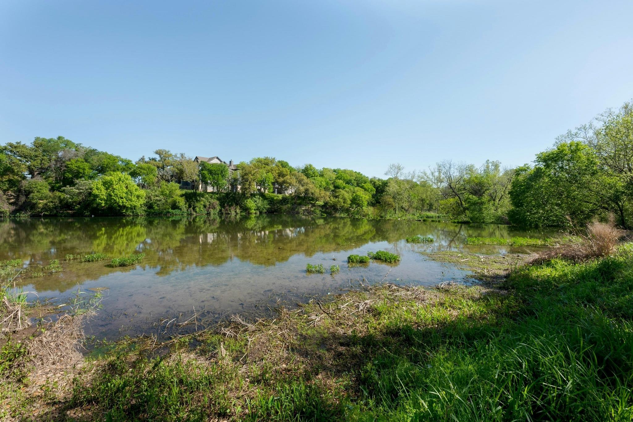 615 Pecan Ave, Round Rock, TX 78664