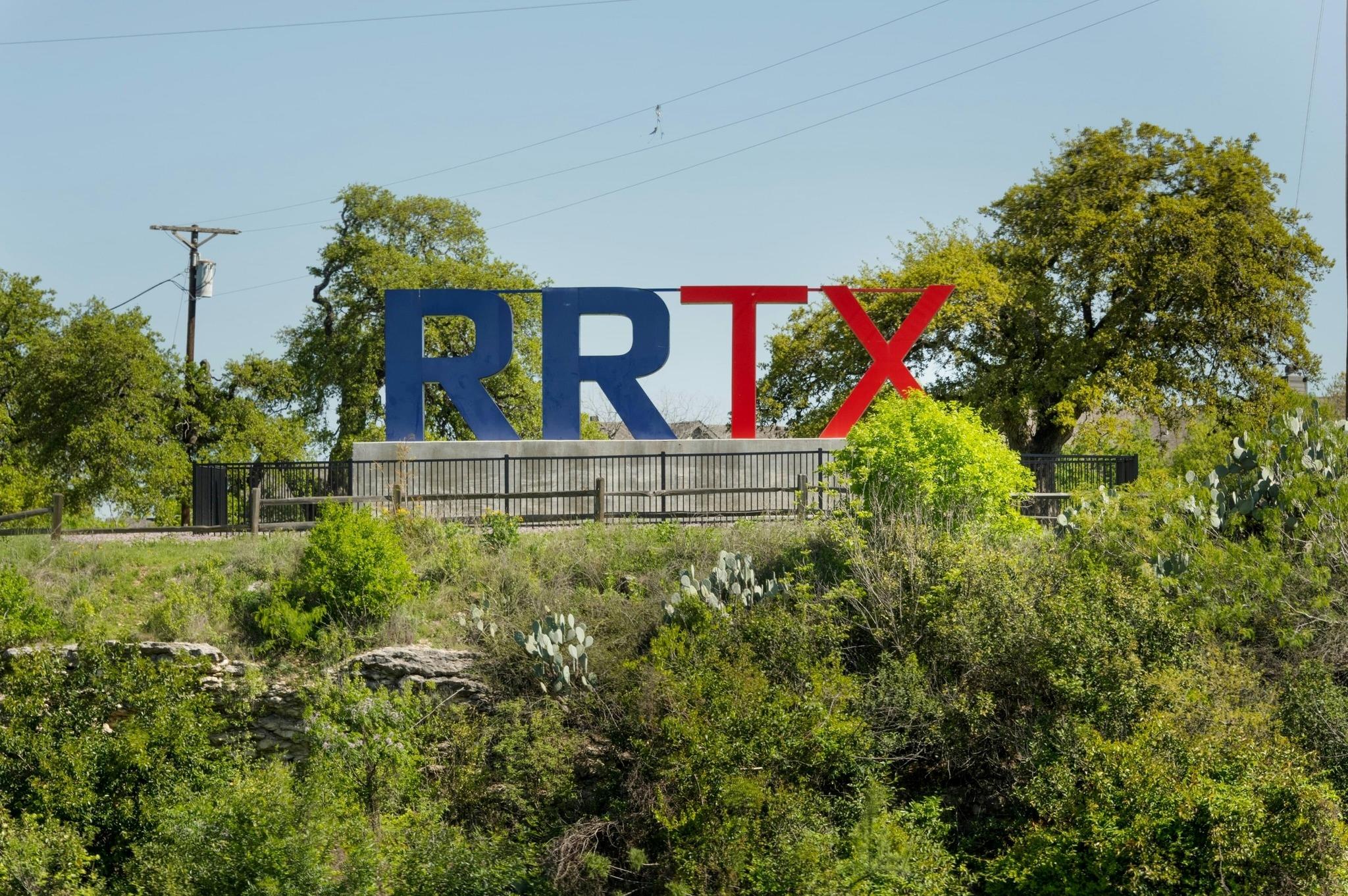 615 Pecan Ave, Round Rock, TX 78664