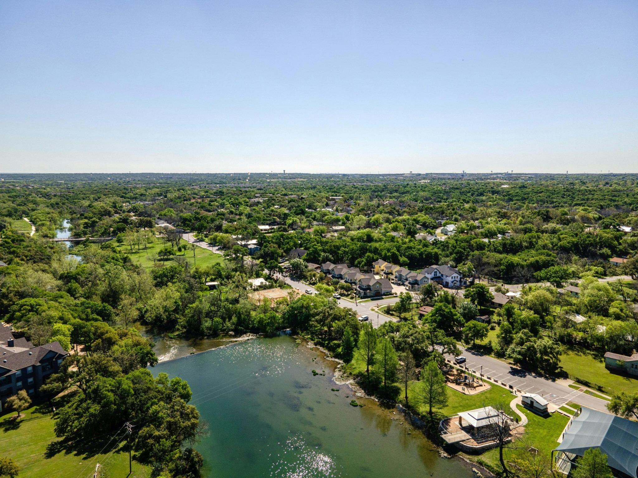 615 Pecan Ave, Round Rock, TX 78664