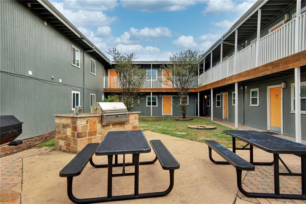 2401 Manor Rd # 127, Austin, TX 78722
