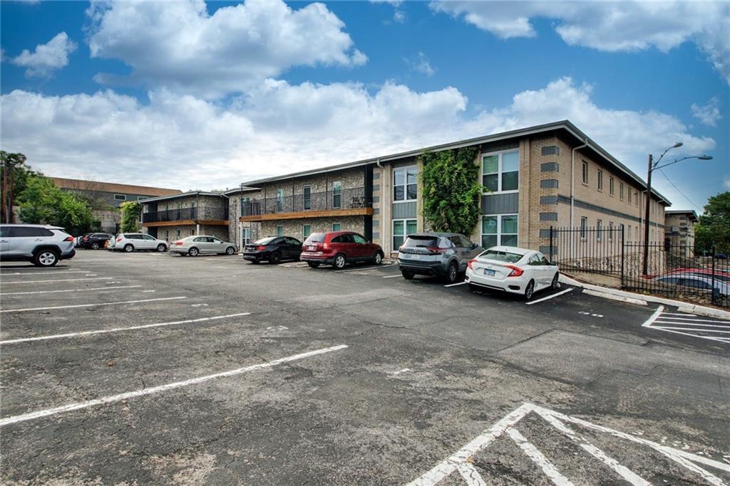 2401 Manor Rd # 127, Austin, TX 78722
