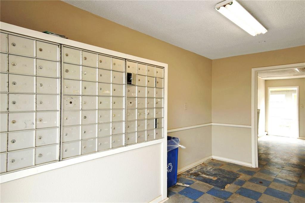 2401 Manor Rd # 127, Austin, TX 78722